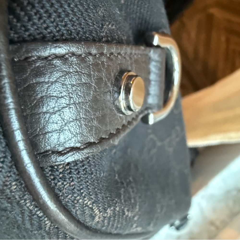 Like NEW. Authentic GUCCI ABBEY D RING CHOCOLATE GG CANVAS - Picture 5 of 12